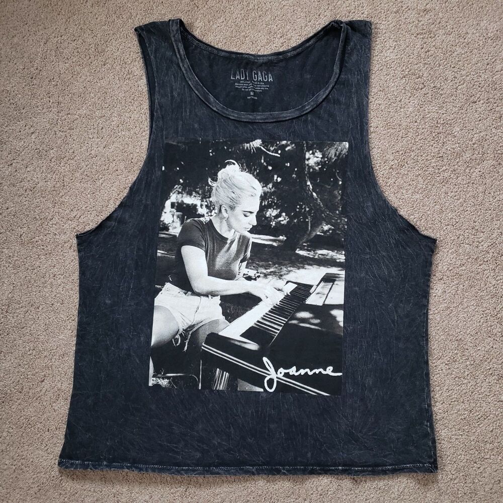 Lady GaGa Joanne Era Mineral Wash Graphic Playing Piano Top Cut-off Sleeves Sz M